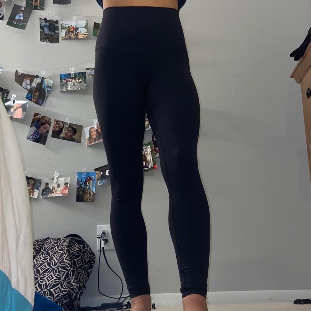 black lululemon leggings